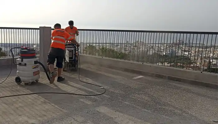 Trabajos de pavimentos pulido en terraza